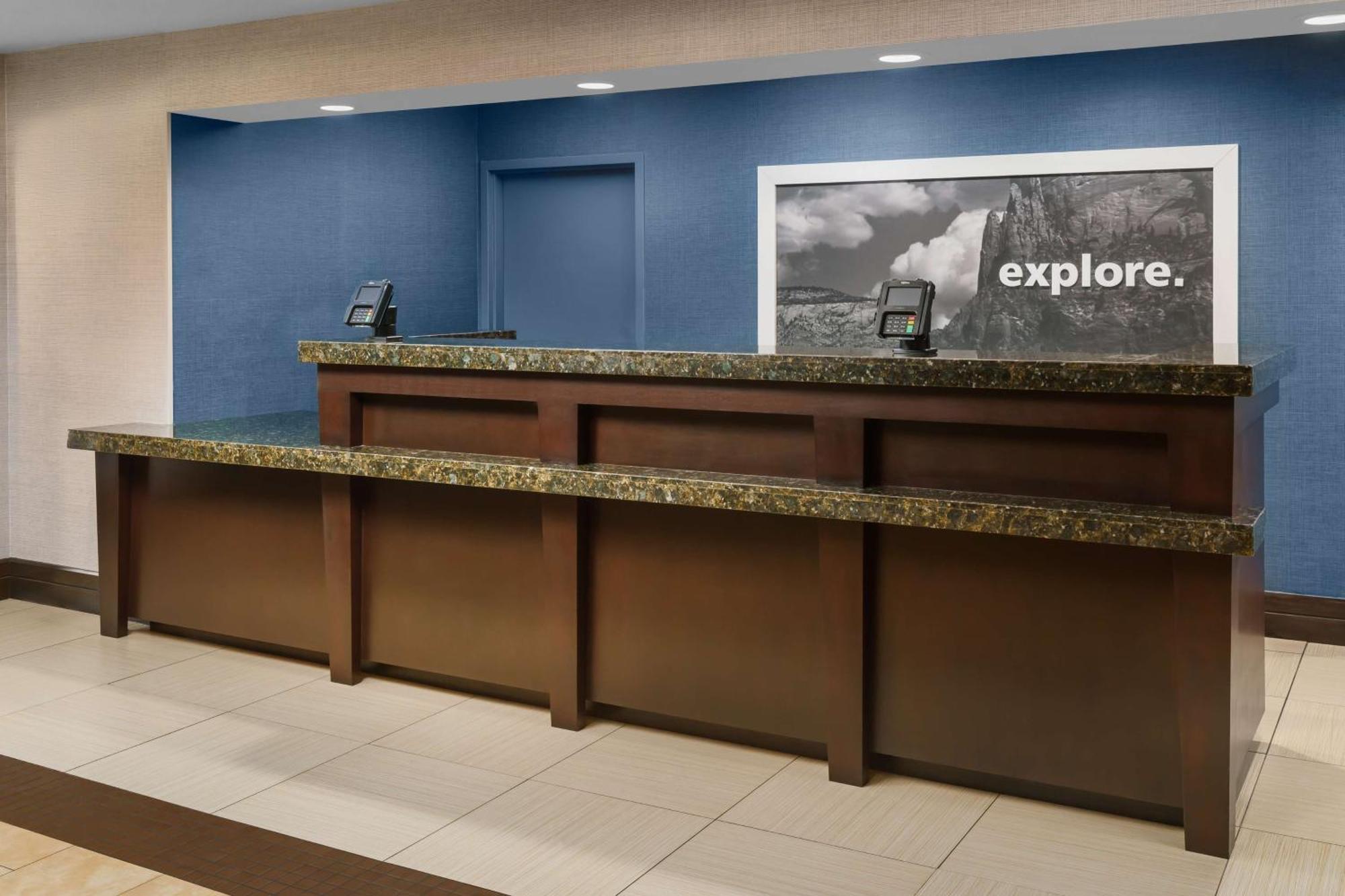Hampton Inn & Suites Thousand Oaks Exterior foto